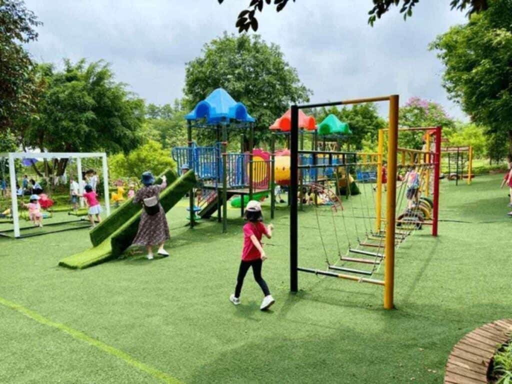 Dedicated kids’ play area